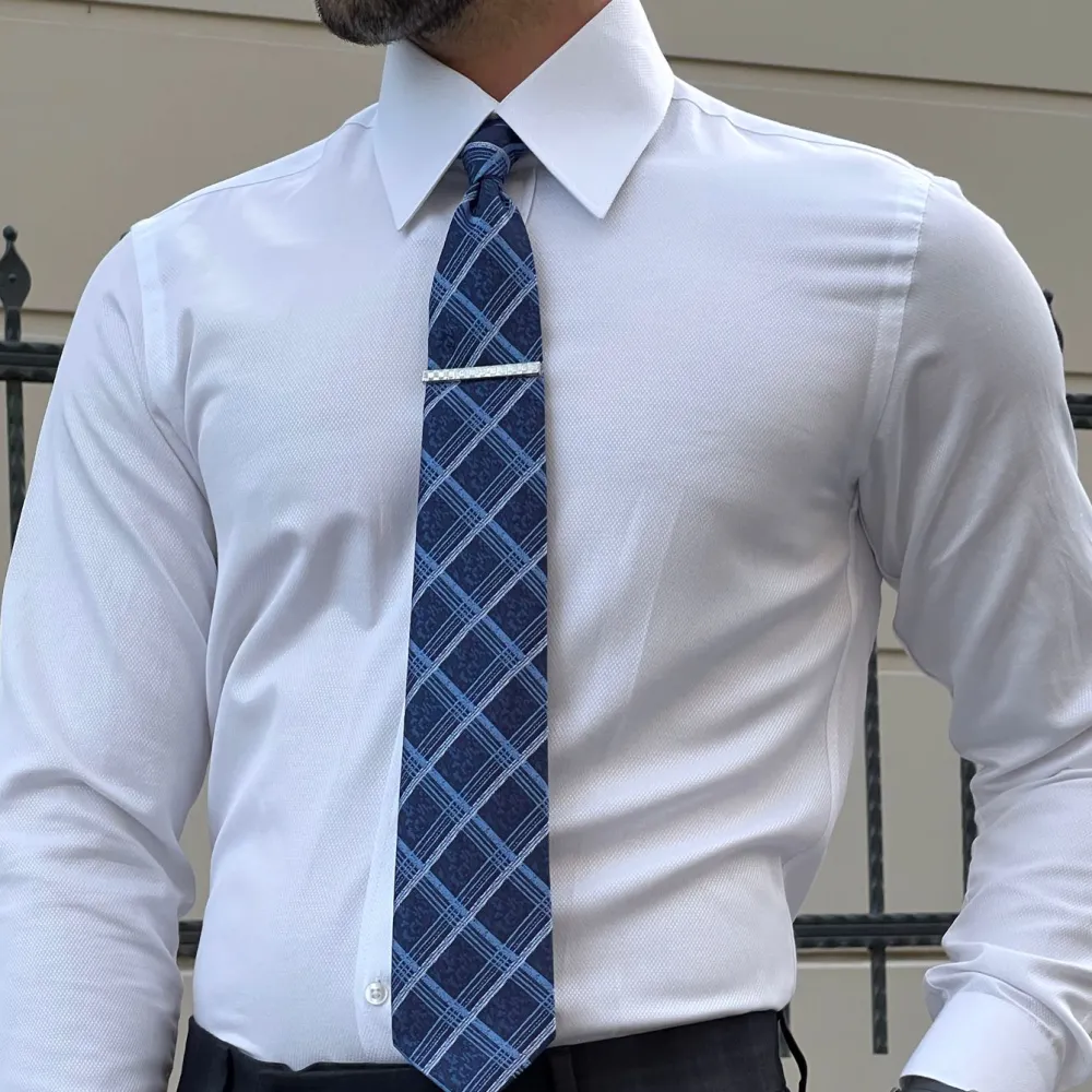 Point Collar Slim Fit Cotton Casual Shirt