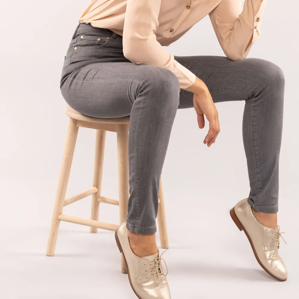 Women's Slim Mid Rise Jeans