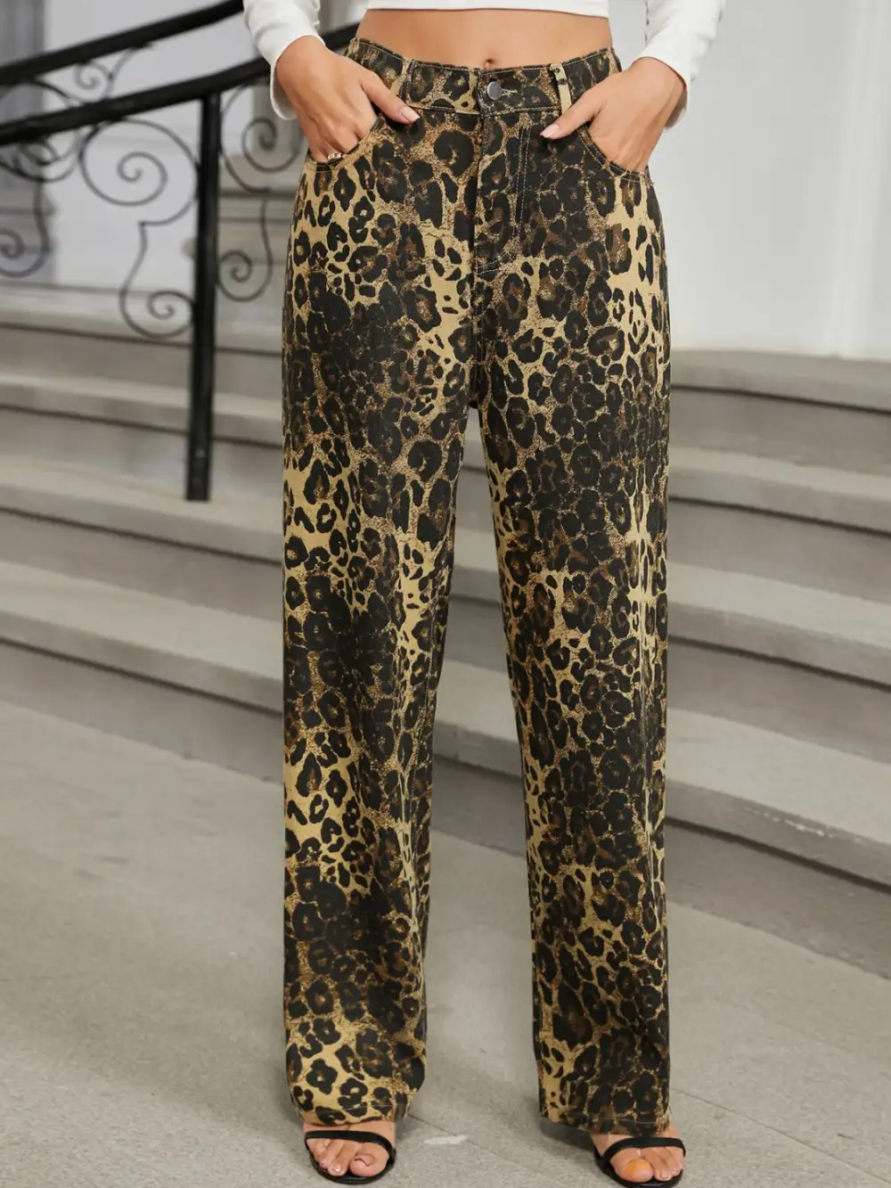 Contoured Washed Pocketed Denim Jeans