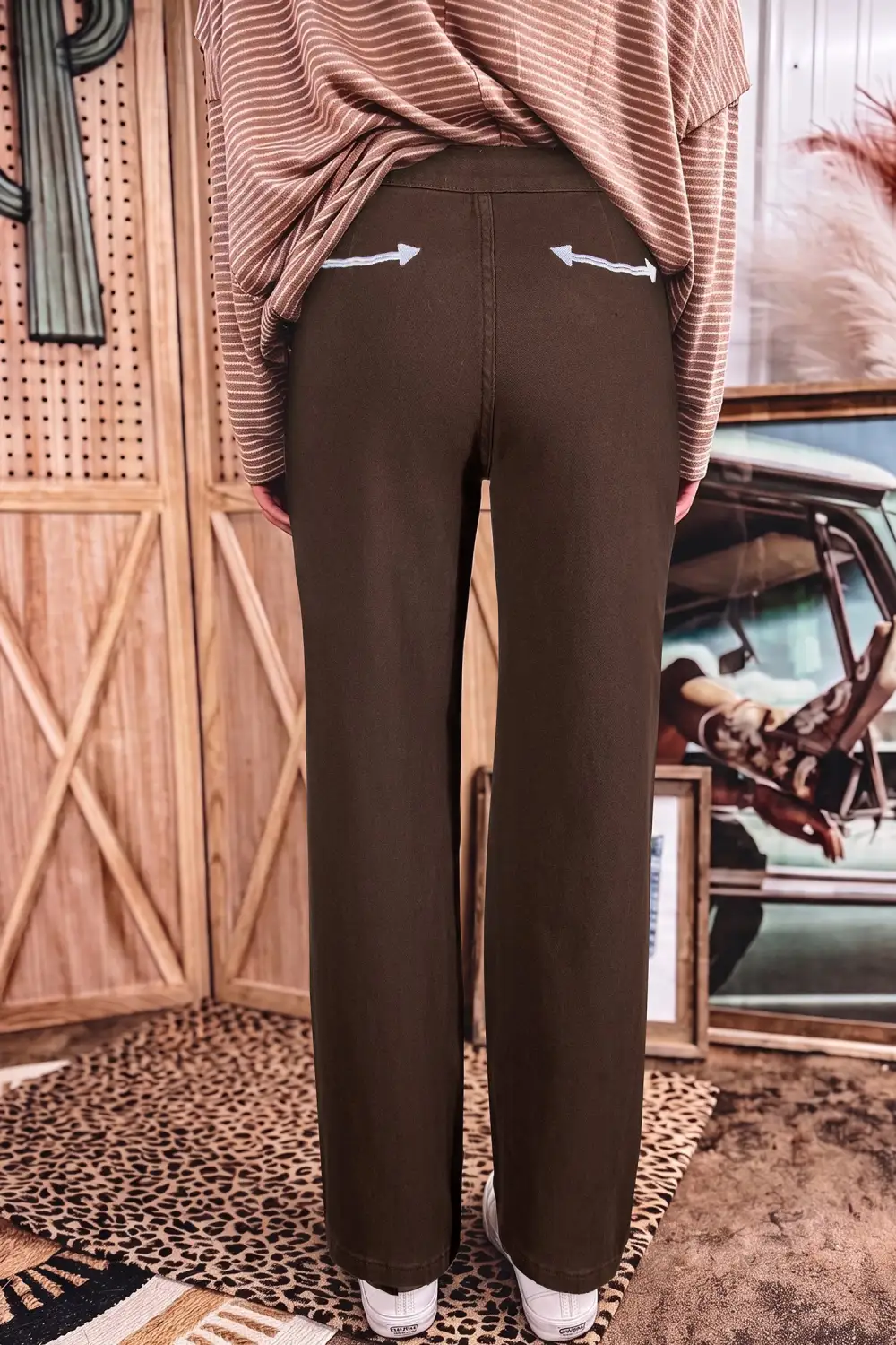 Women's Western Colorblock Pockets Button Fly Decorative Belt Loops Straight Leg Jeans