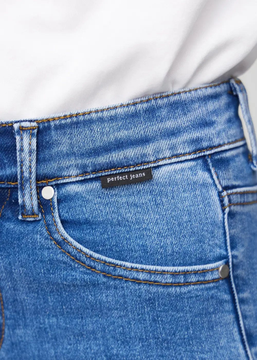 Relaxed High-Waist Pocketed Slim-Fit Denim-Look Capri Trousers