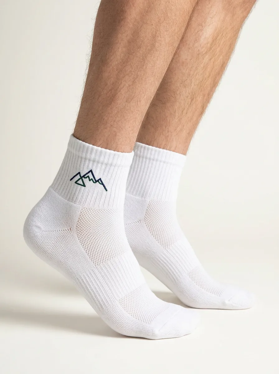 White Refined Mountain Graphic Training Ankle Socks