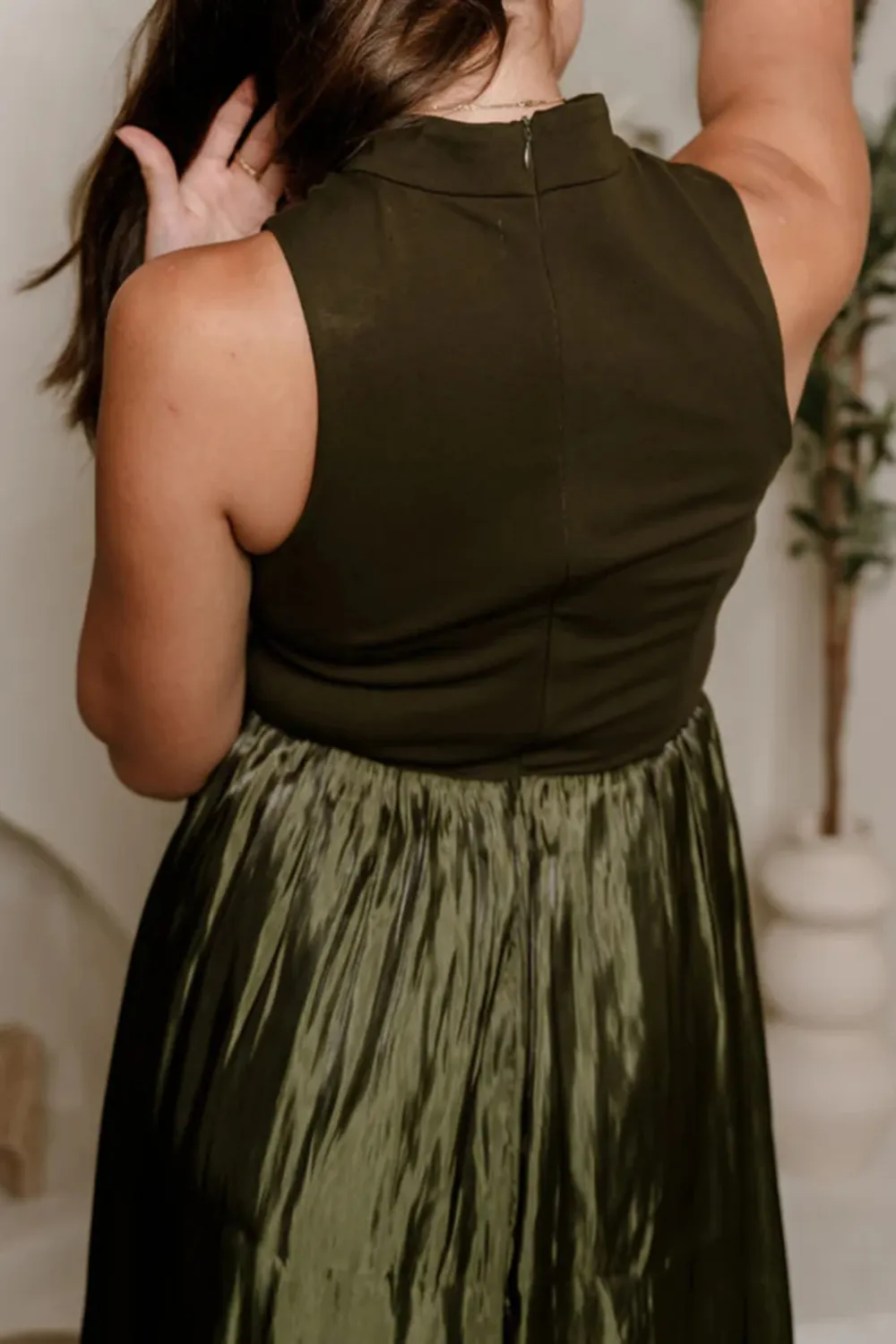 Plain Halter Neckline Maxi Dress