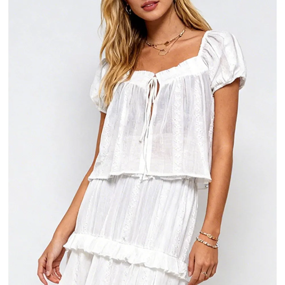 Geometric Pattern Neck Puff Short Sleeves Top