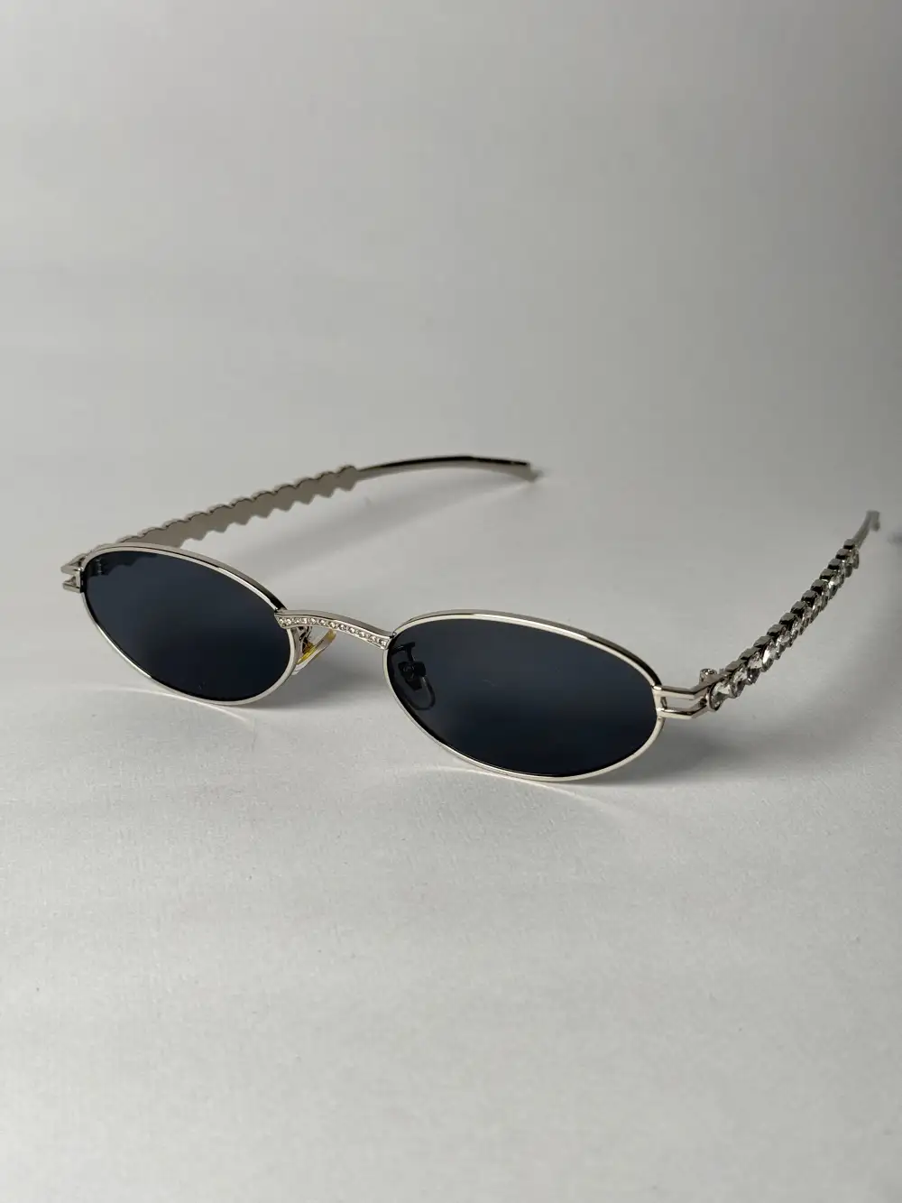 Rim Detail Fashion Sunglasses