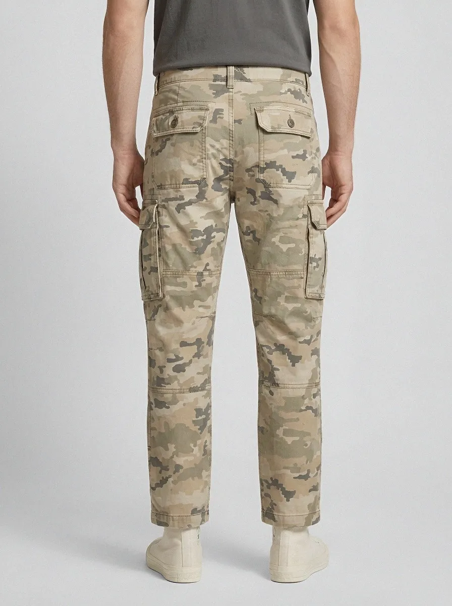 Heavy-Duty-Look Camouflage Military-Inspired Camouflage Cargo Pants