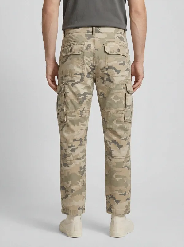 Heavy-Duty-Look Camouflage Military-Inspired Camouflage Cargo Pants