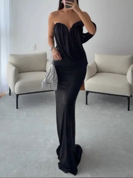 Off the Shoulder Pleated Maxi Dress