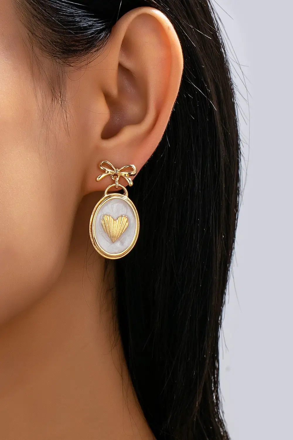 namel Oval Heart Bow Drop