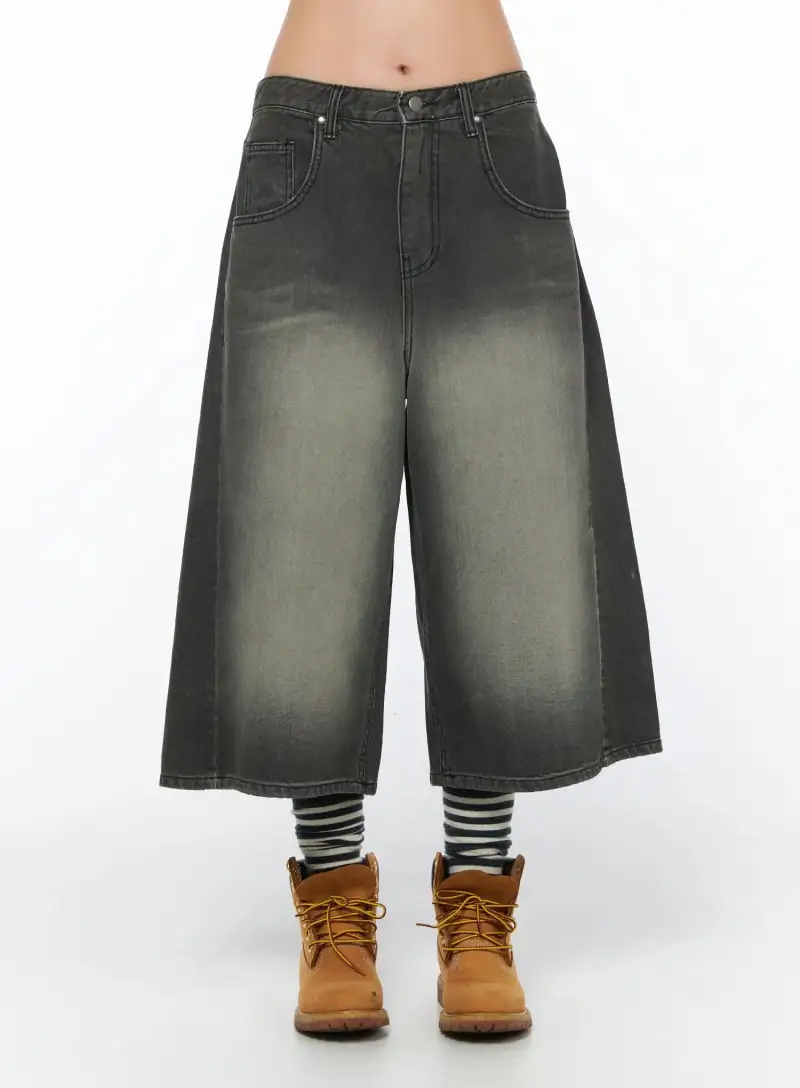 Vintage Style Baggy Denim Shorts