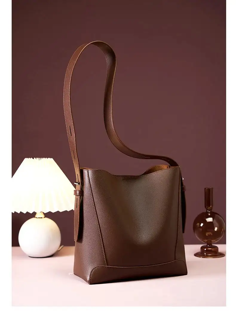 Minimalist Casual Tote Cow Leather Soft