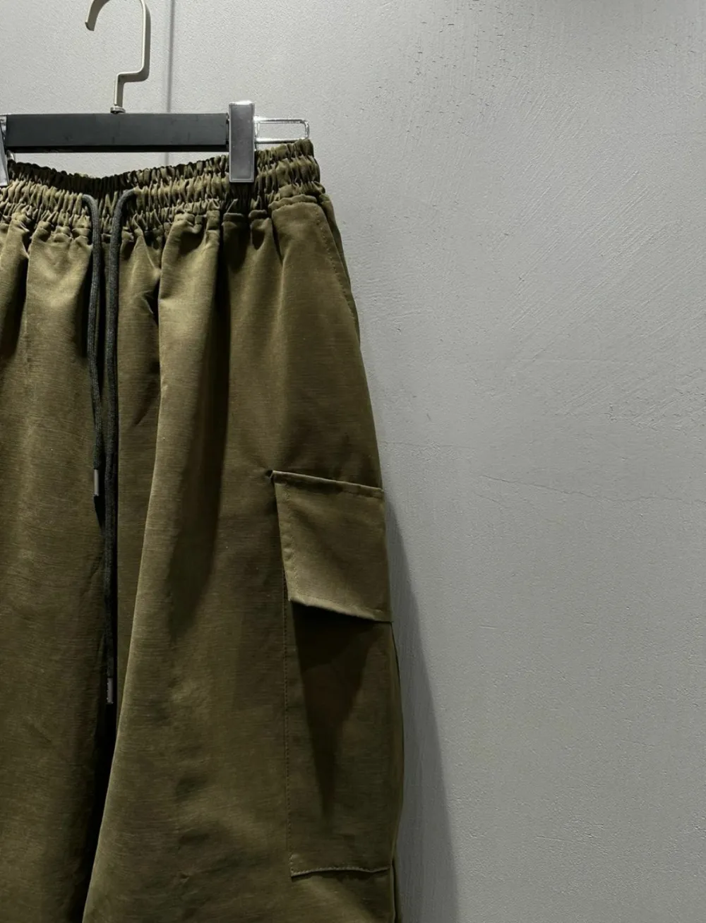 Versatile Core Relaxed Solid Cargo Pants