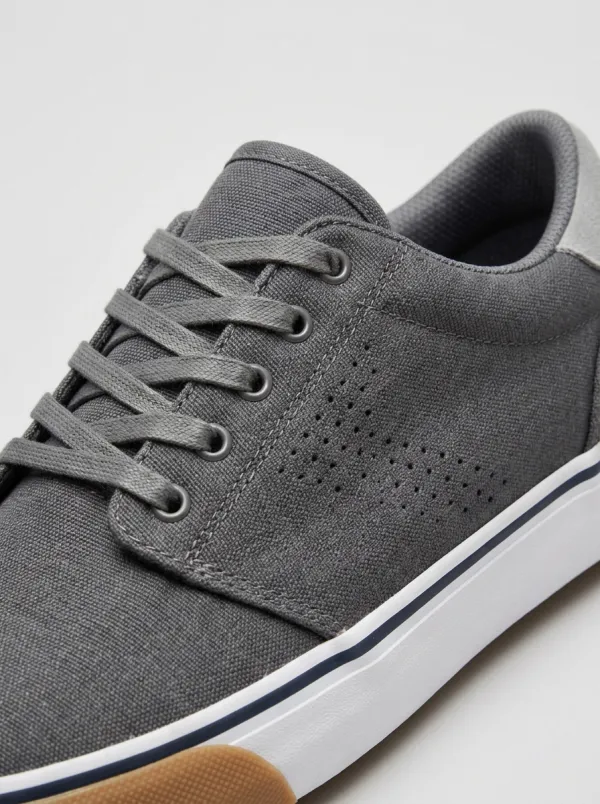 Men's Classic Step Lace-Up Skate Shoes