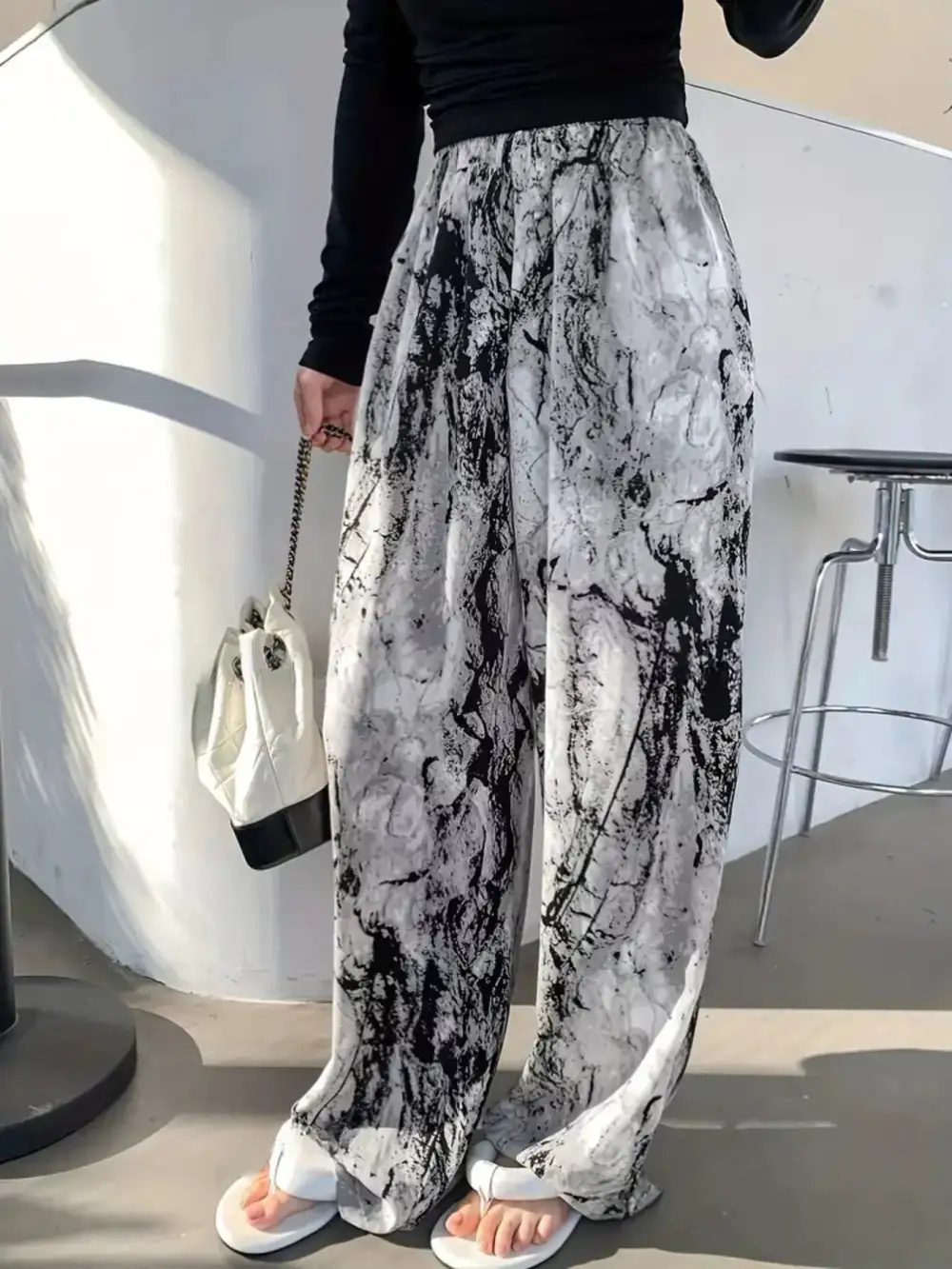 Relaxed Abstract Print Wide Leg Pants