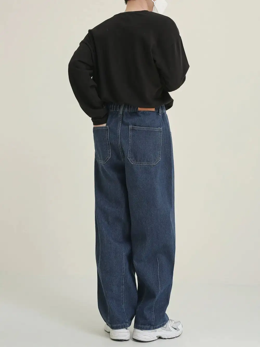 Comfort Fit Washed Jeans