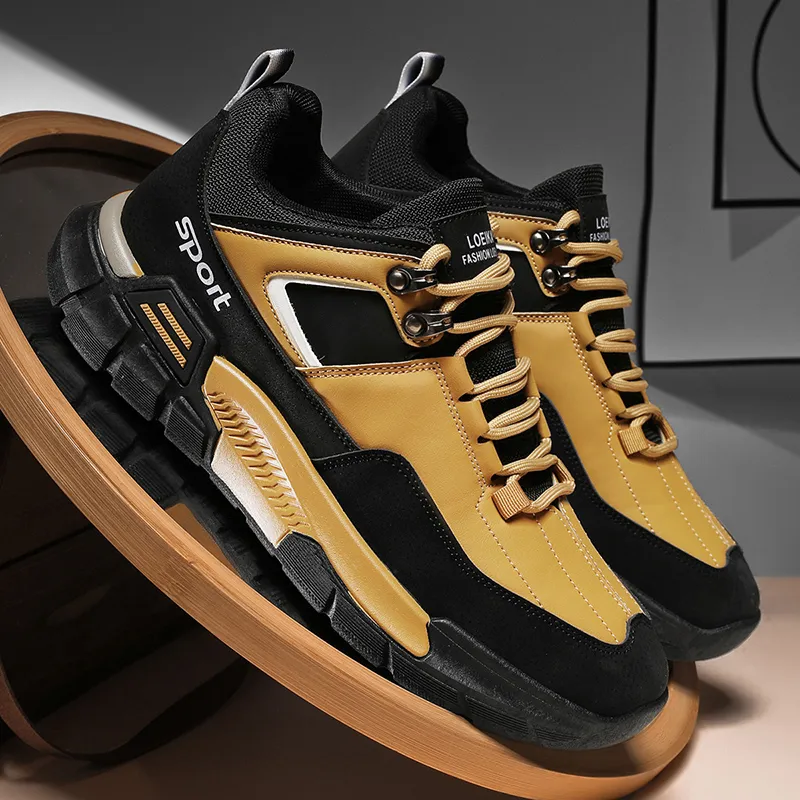 Men's Roomy Toe Trail Shoes