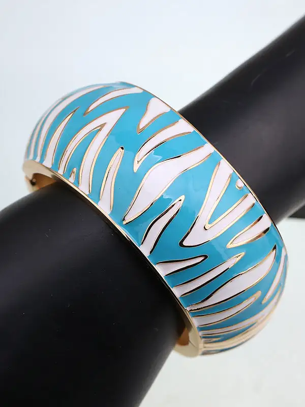 Zebra-Pattern Geometric Alloy Bracelet