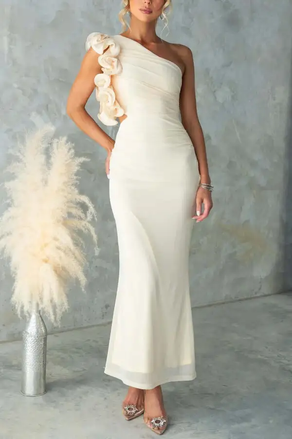 Sophisticated Sleeveless And Flowing Maxi Skirt