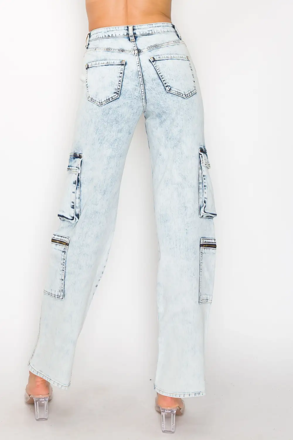 Mid-Rise Wide-Leg Washed Cargo Jeans