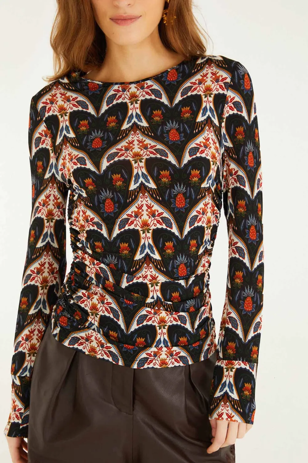 Distinctive Long-Sleeve Blouse