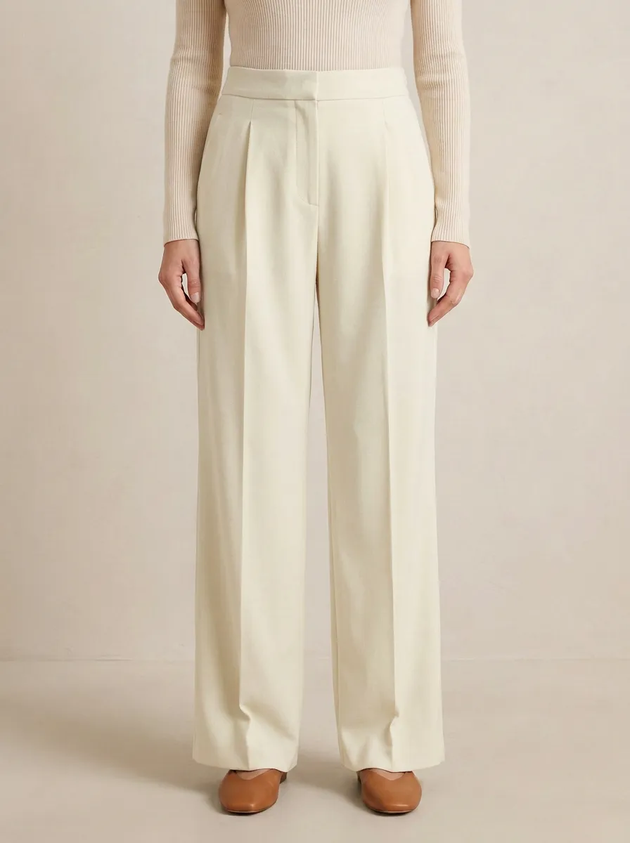 Relaxed Finish Pleated Wide-Leg Trousers