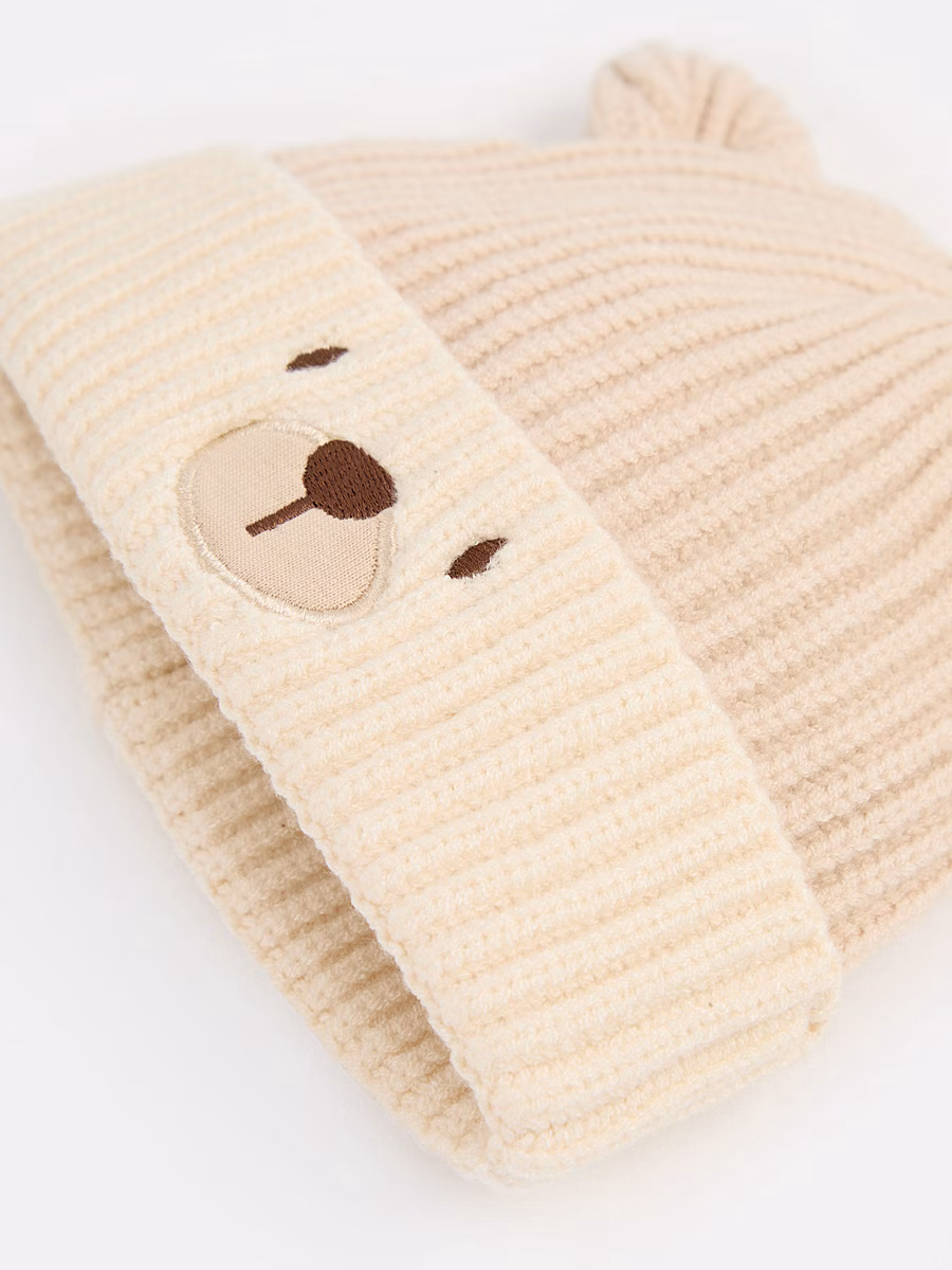 Beige Bear Knitted Hat and Mittens detail 1
