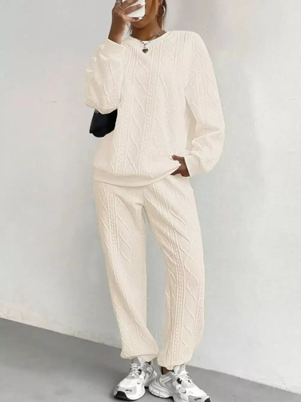【🔥10k+ Sold！！】Texture Round Neck Top and Pants Set