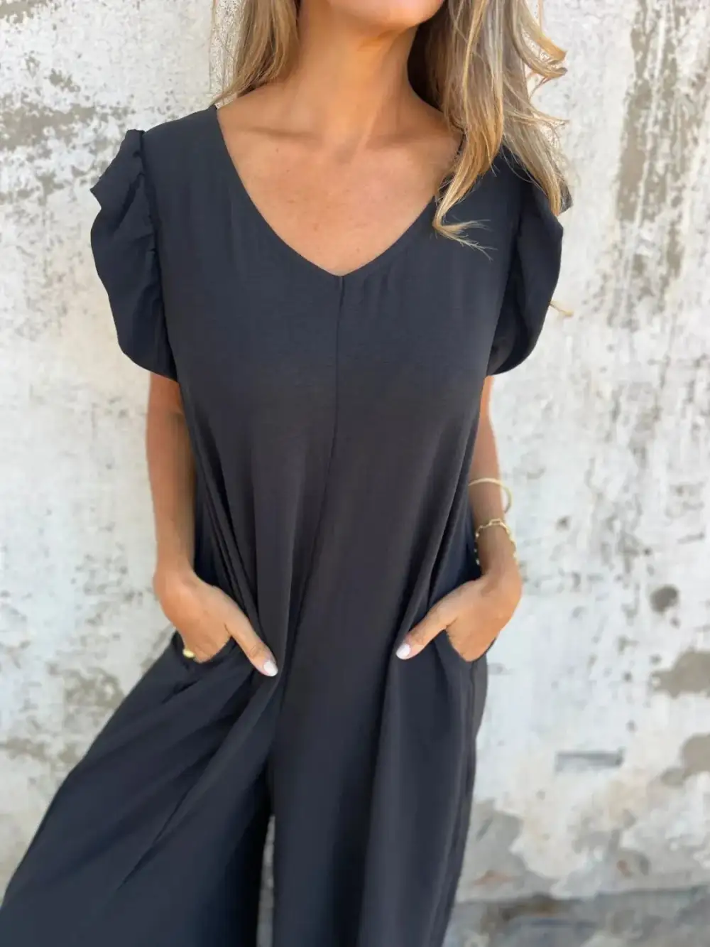Plus Size V Neck Cap Sleeve Accessory