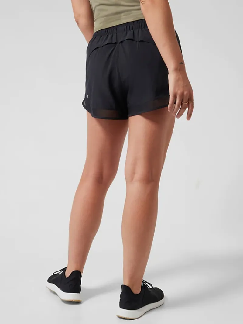 Lightweight Sports Shorts For Airy Casual Style