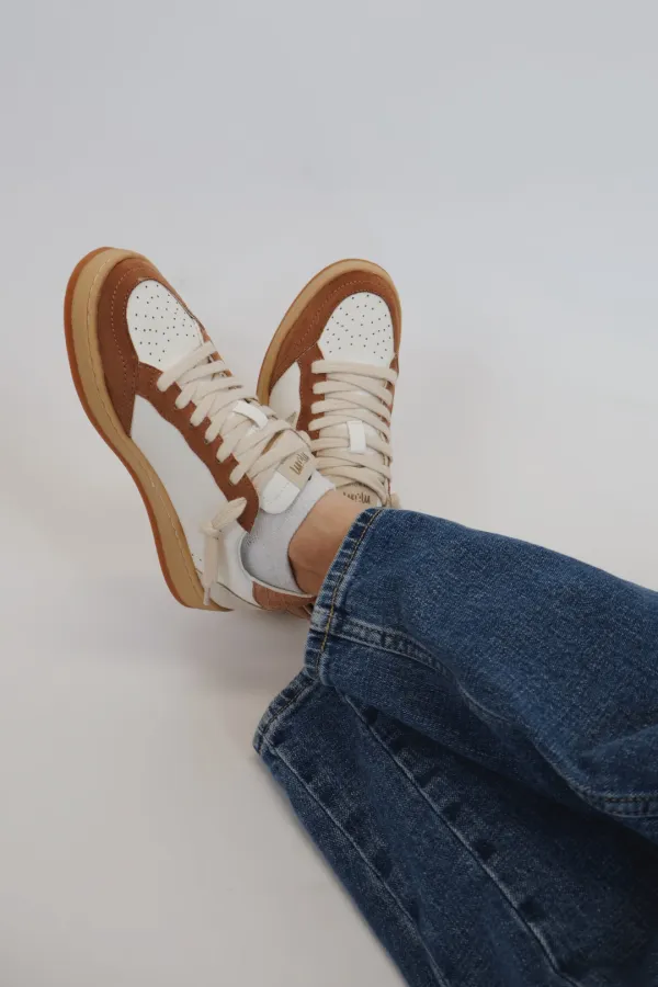 Balanced Finish Casual Sneakers