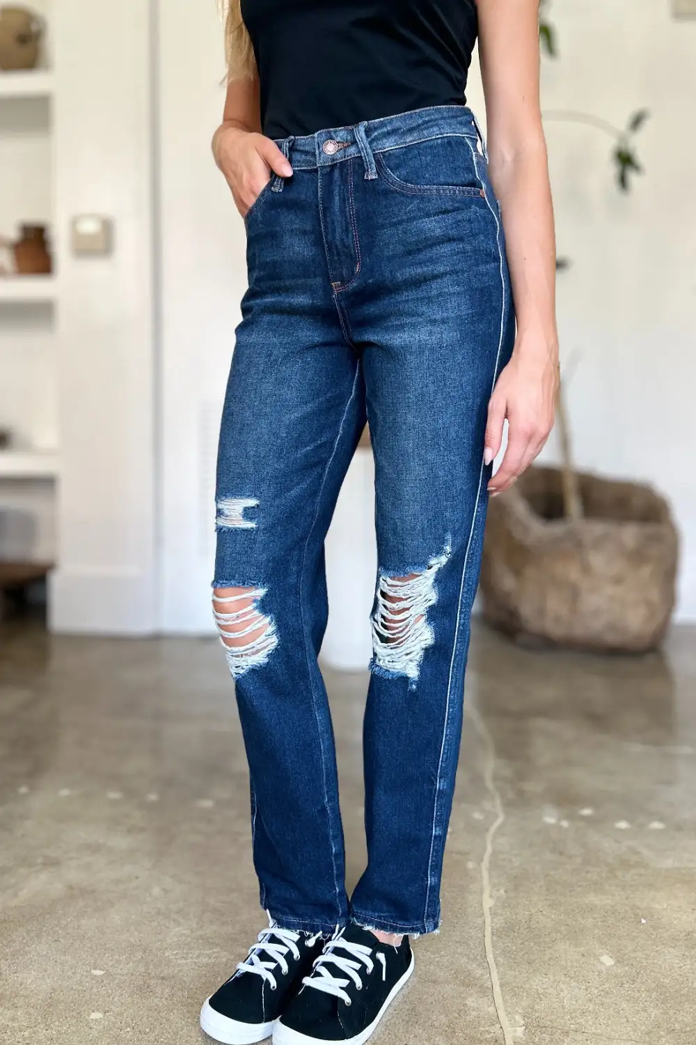 Simple Trim Subtle Texture Denim Jeans
