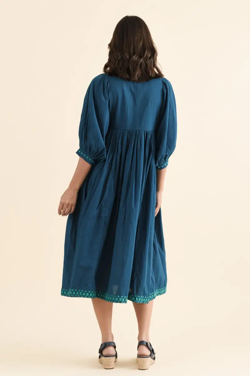 Cotton Pocket Embroidered V-Neck Half-Sleeve A-Line Below-Knee Dress