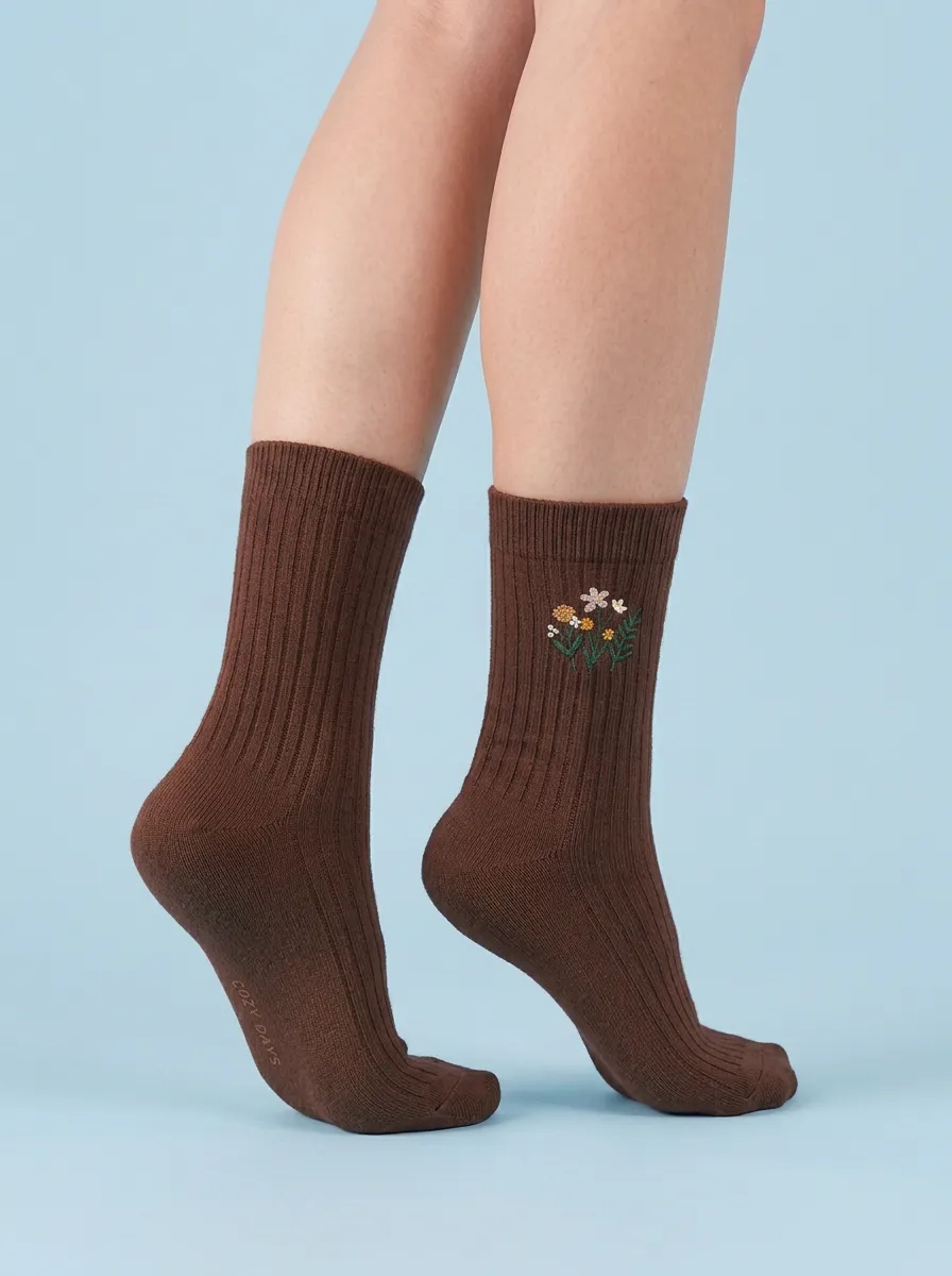Ribbed Embroidered Botanical Casual Socks