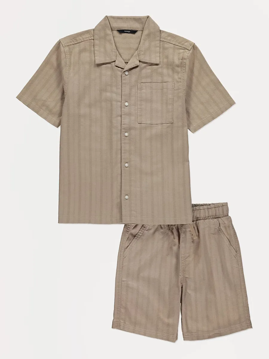 Stone Textured Striped Shirt and Shorts Outfit