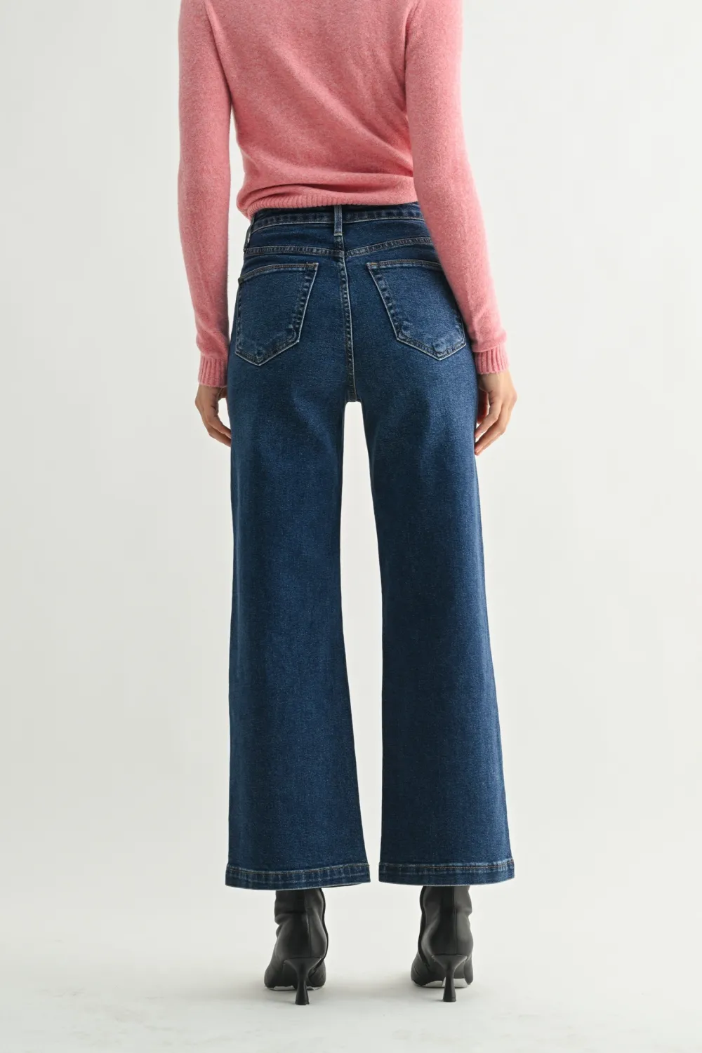 Women's Patch-Pocket Relaxed Wide-Leg Jeans