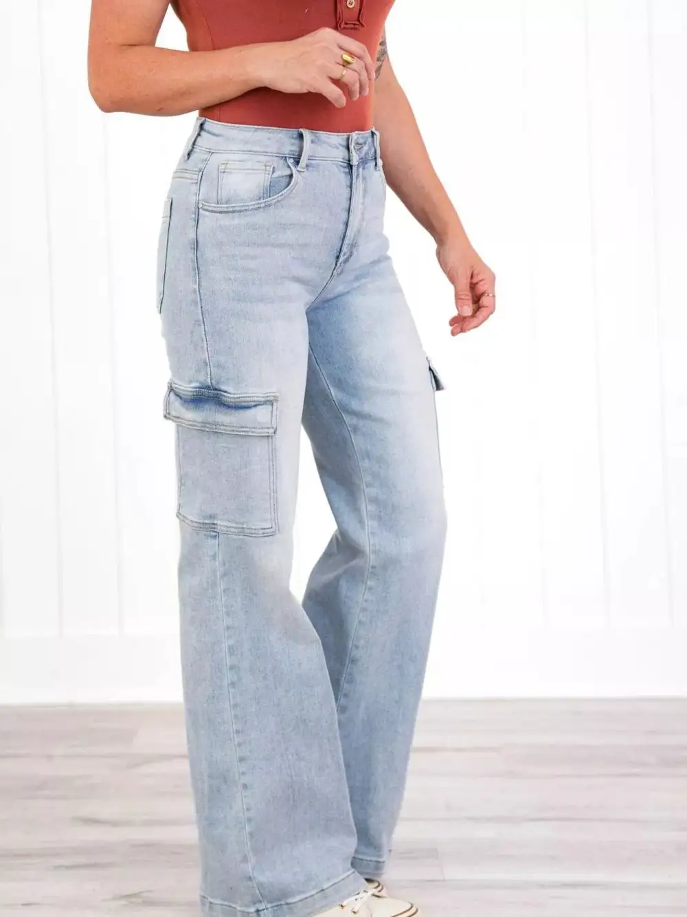 Plus Size Cargo Jeans – Wide Leg Washed Denim