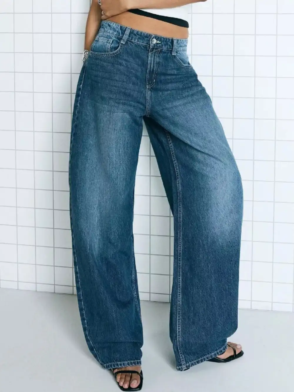 Wide Leg Washed Jeans