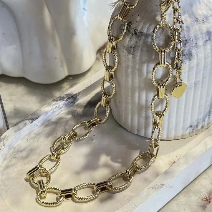 Polished Sleek Necklace