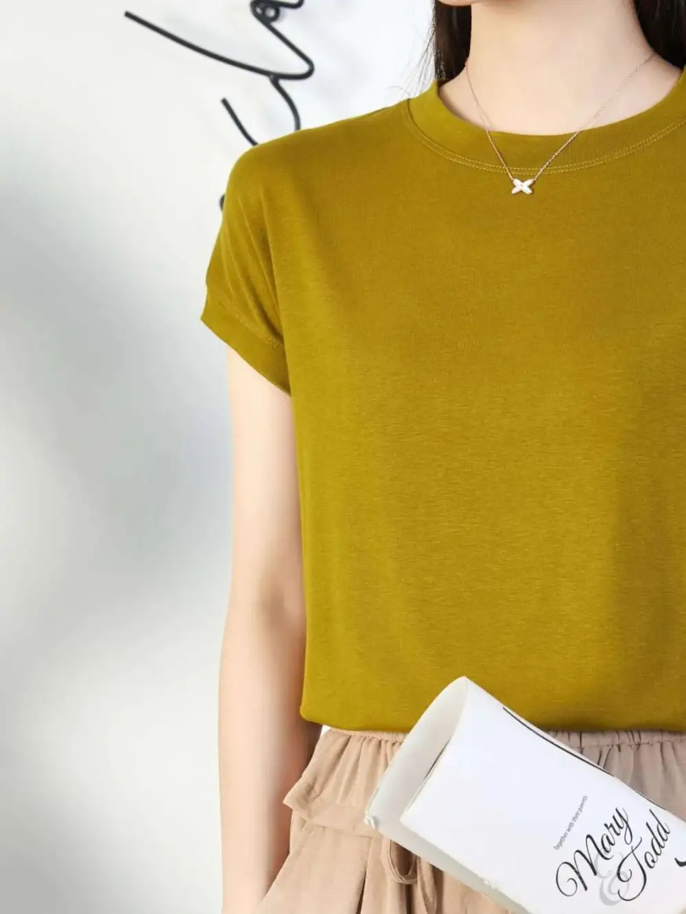 Sleek Round-Neck Short-Sleeve T-Shirt