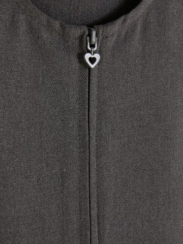 4-7yrs | 2pk Pleated School Pinafore Dresses detail 2