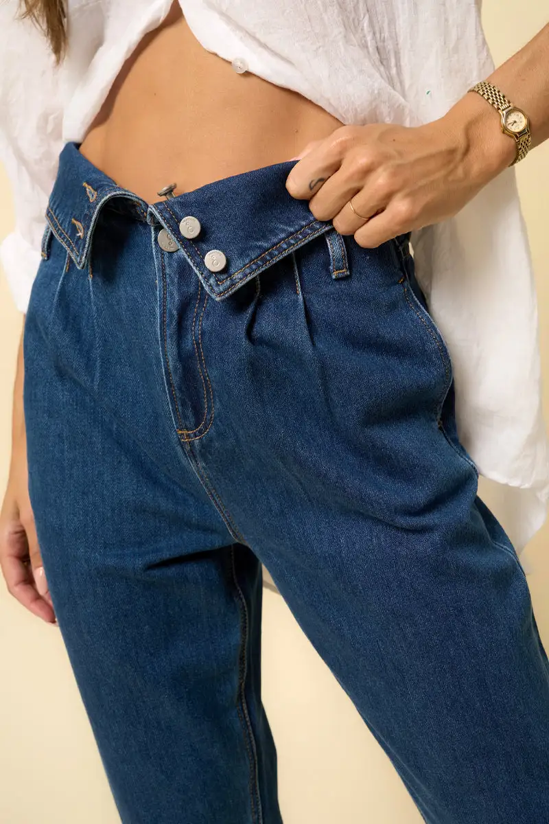 Women's Welt Pocket High Rise Relaxed Rigid Denim Jeans