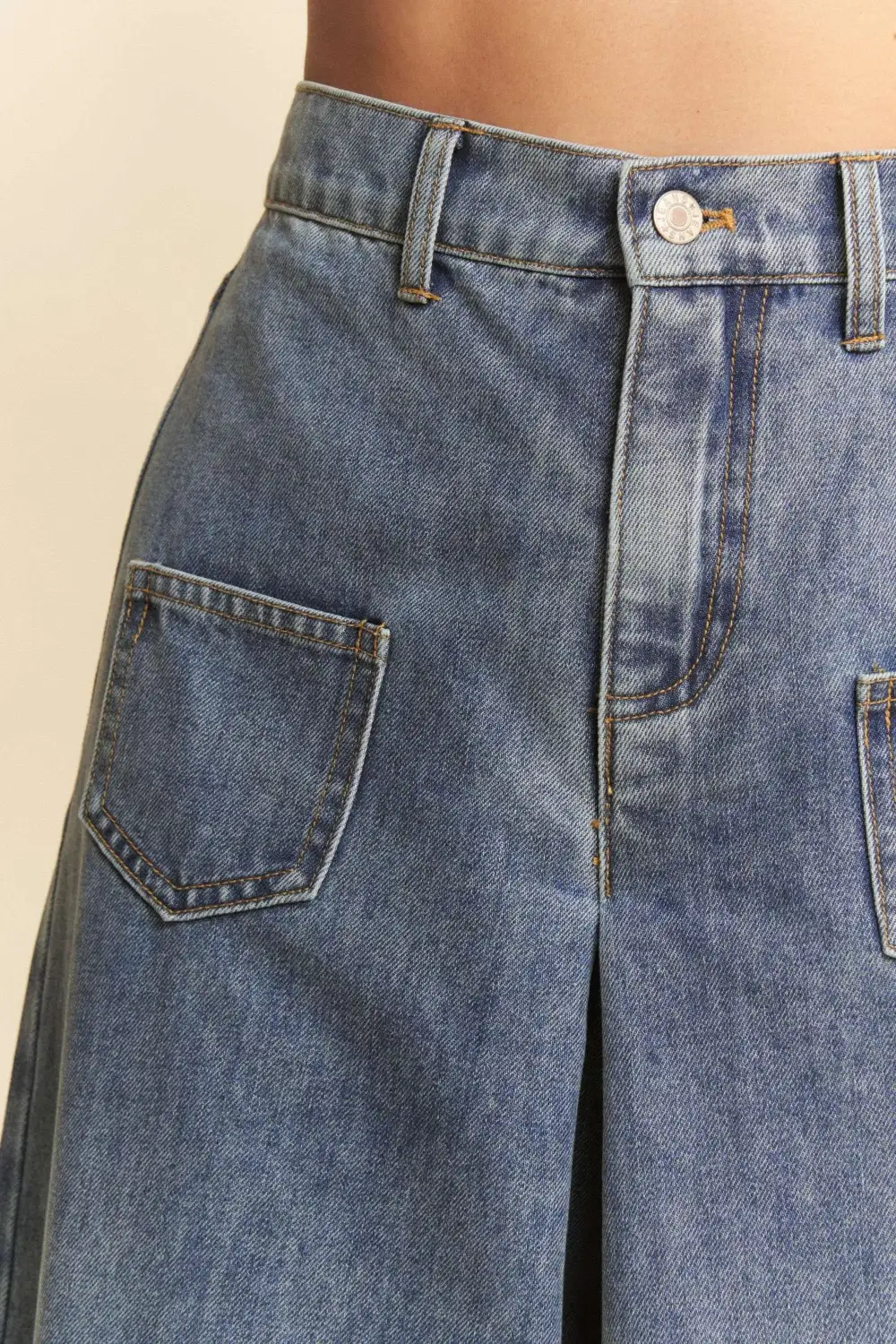 Tailored Wide Leg Pocketed Denim Jeans
