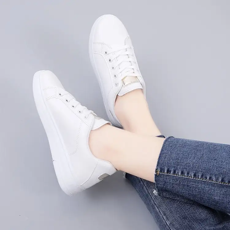 Lightweight Metallic Accent Everyday Casual Flats