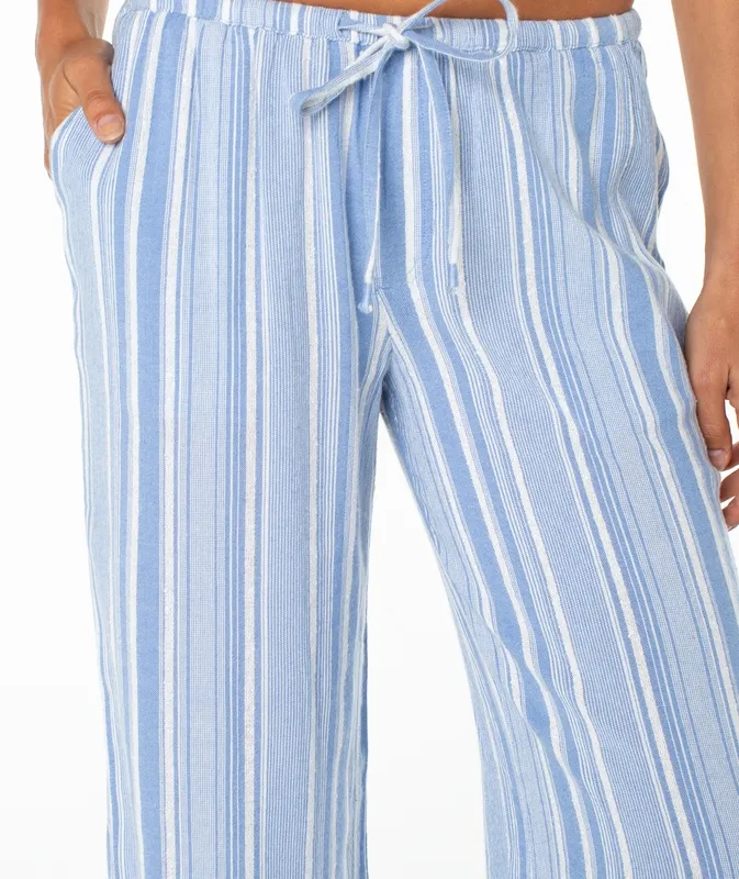 Relaxed Comfort Wide Leg Pants