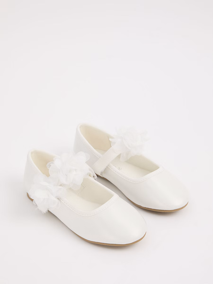 White Shimmer Corsage Ballet Shoes detail 2