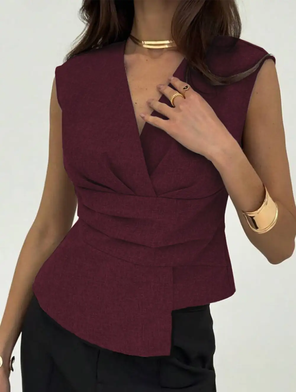 Sleeveless Fitted Waist Pullover Top