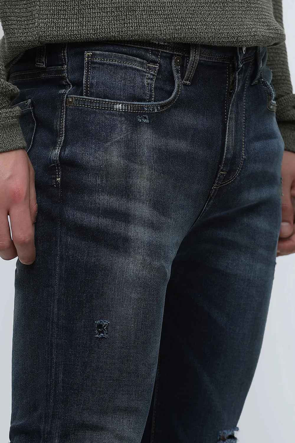 Mid Rise Fit Jeans