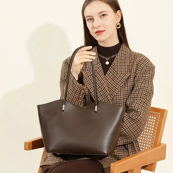 Refined Luxury: Soft Genuine Leather Large-Capacity Handbag