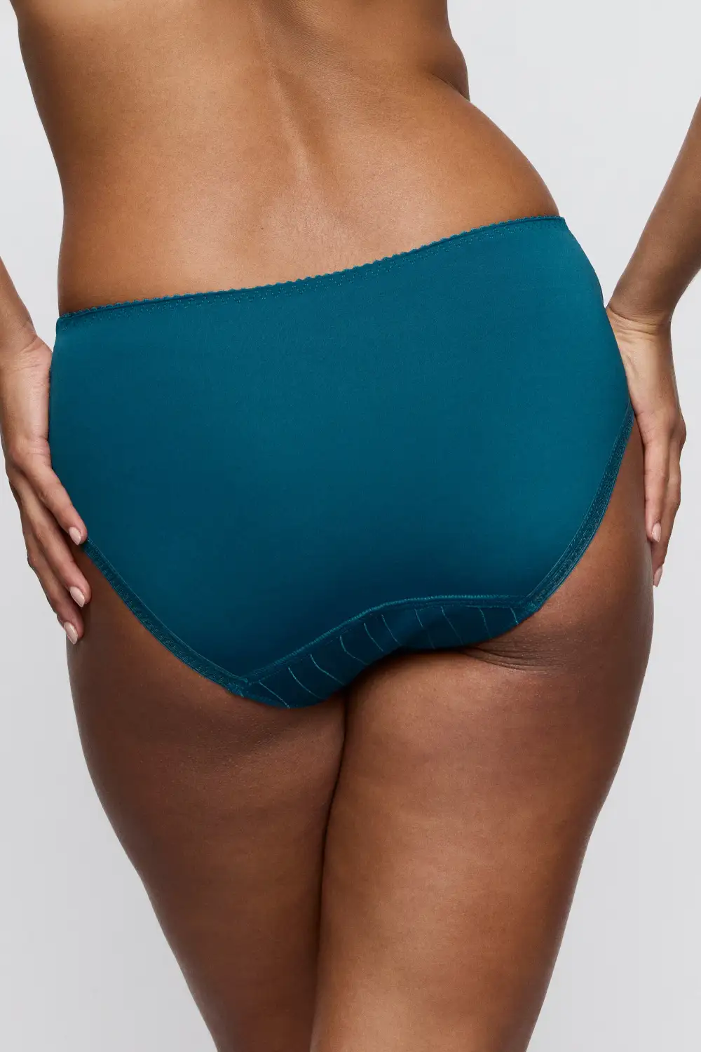 Women's Flat Seams Elastic Waistband Cotton Gusset Cotton Retro Detail Soft Fabric Brief Panty