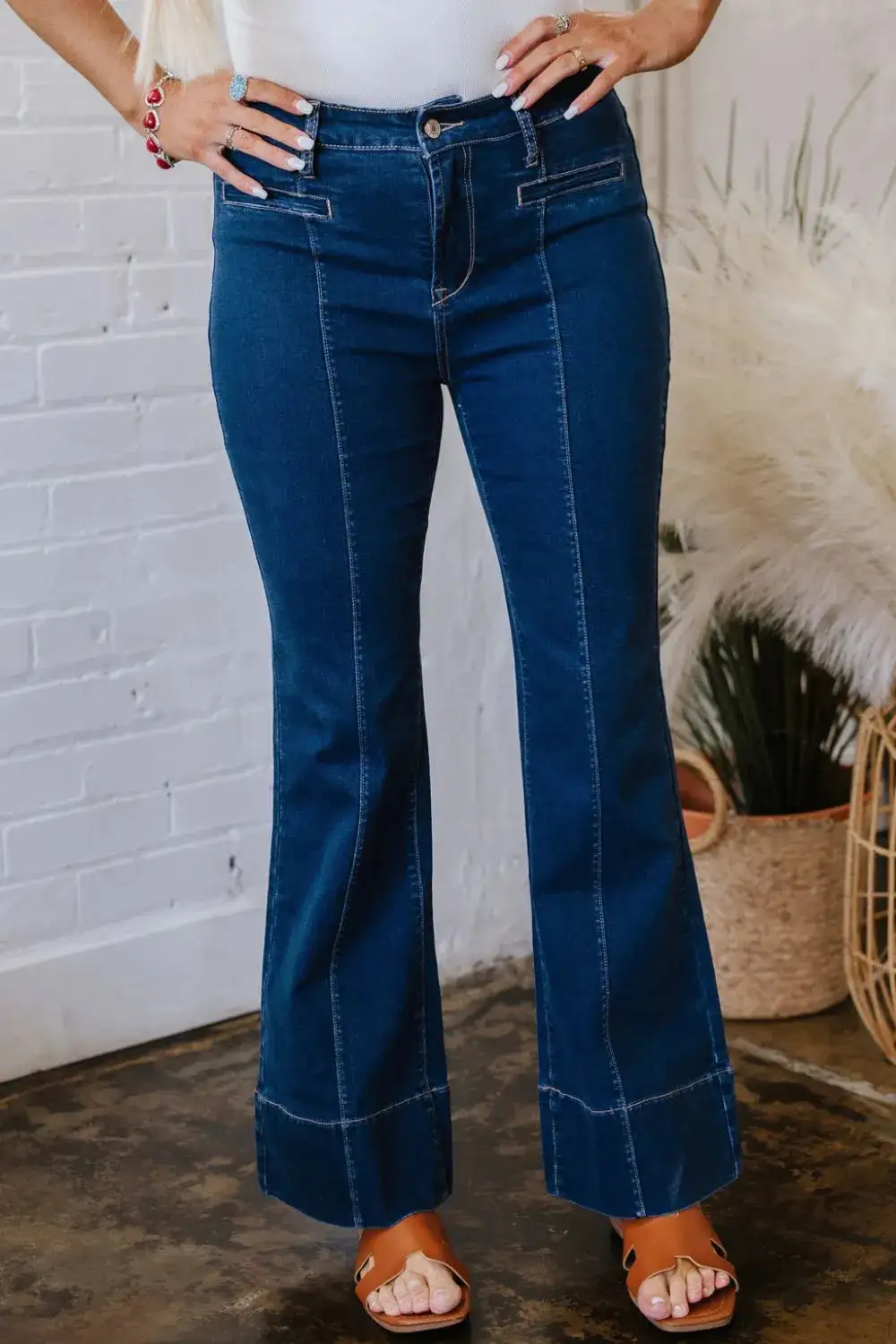 Refined Washed Stretch Straight Leg Jeans